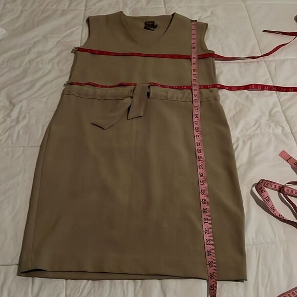 Taylor Dress Sz 2 VNeck Sleeveless Beige Tan Brown Adjustable Tie Waistband Midi - Picture 7 of 7